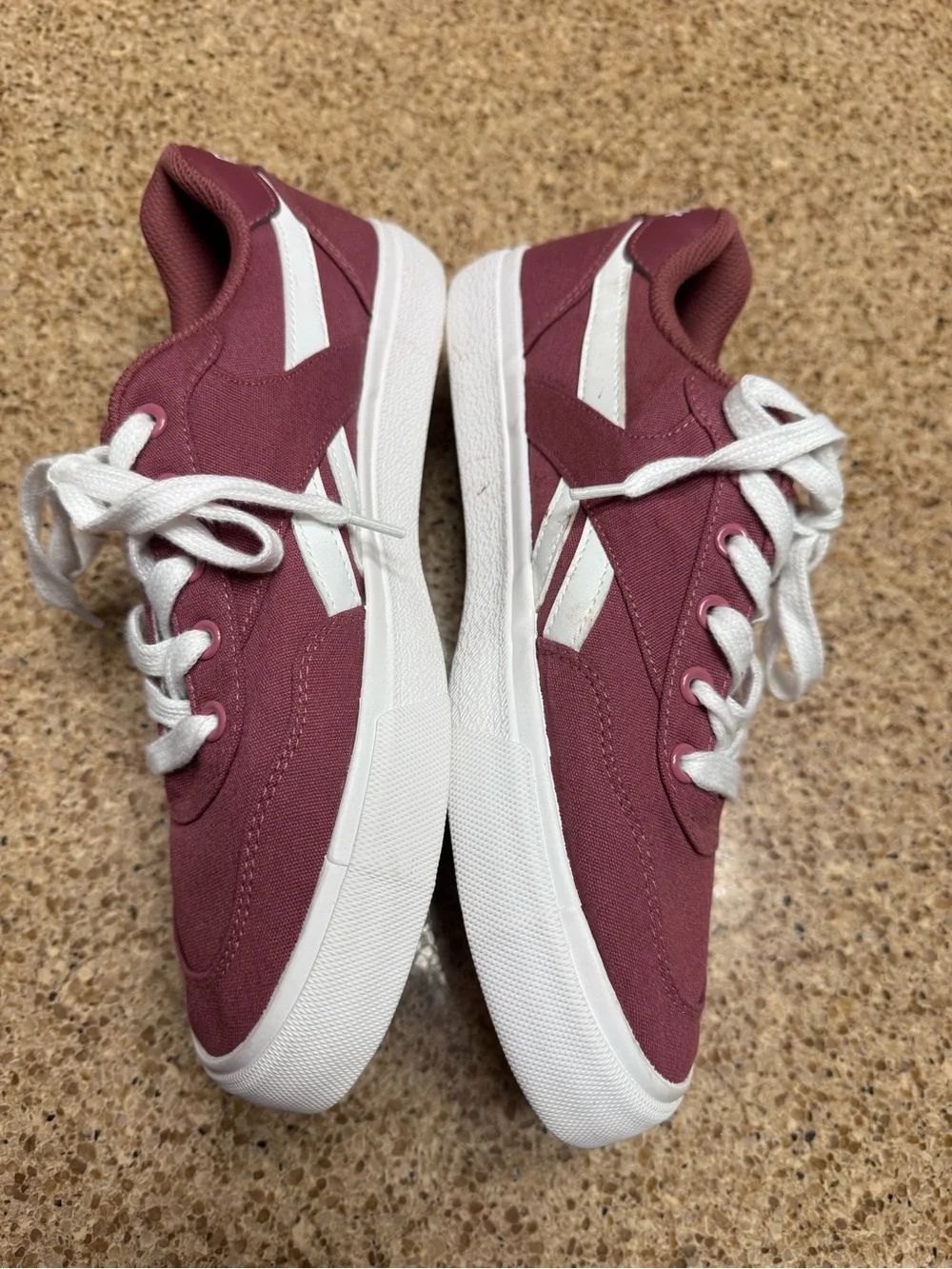 Reebok classic low